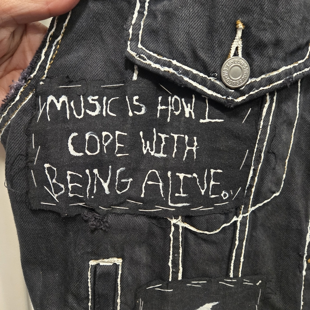 Levi's vest with custom artwork size L - Picture 5 of 12
